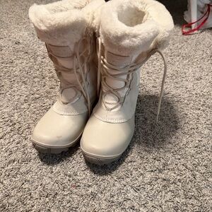 Columbia snow Boots